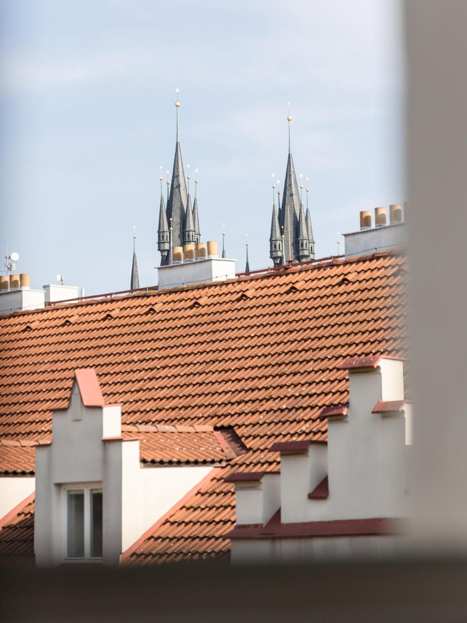 Decadent Art Deco Balcony Apartment In Old Town Prague Exterior photo